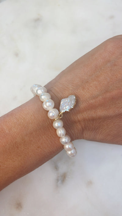 Freshwater Pearl Bracelet with Pearl