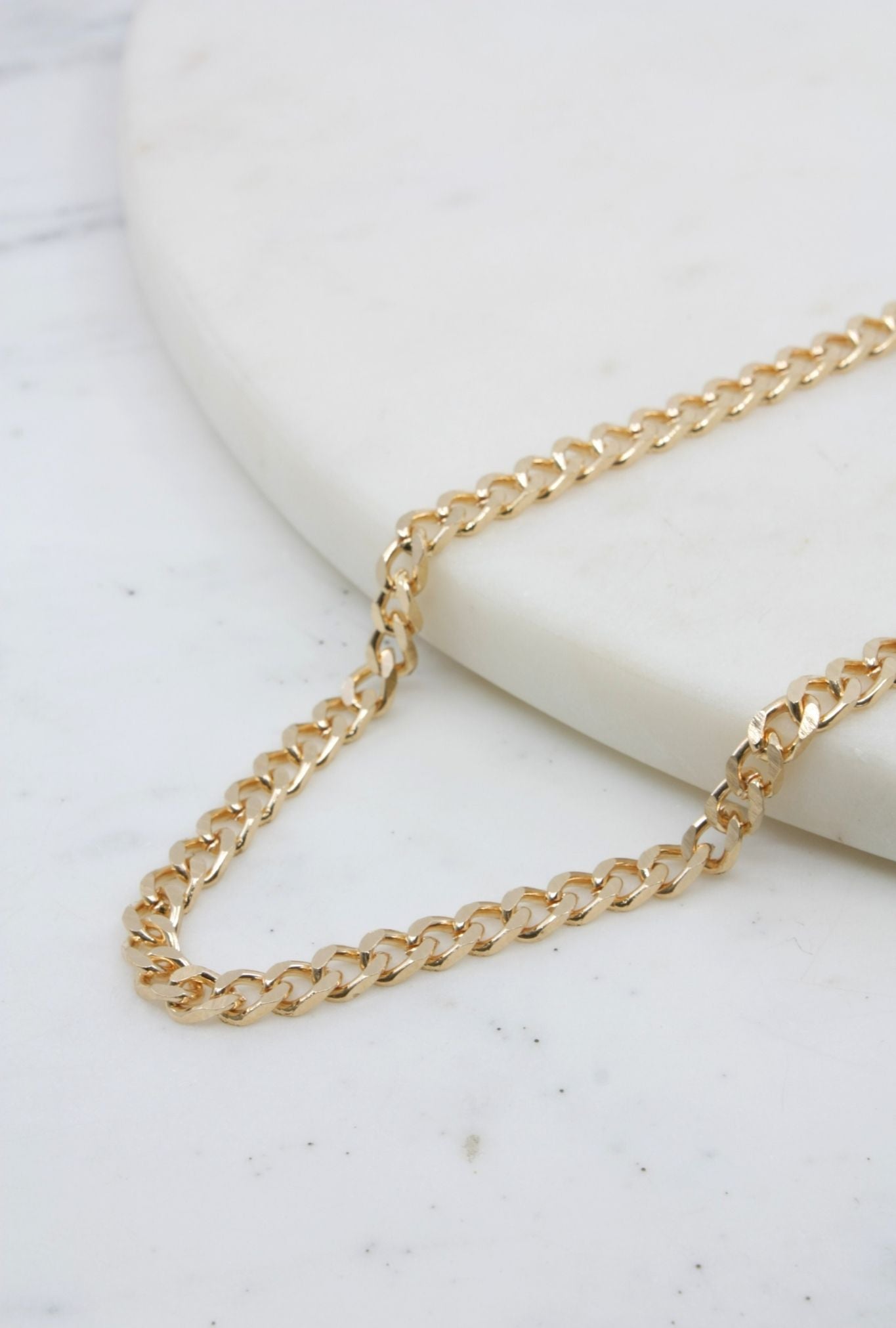 Curb Chain Choker Necklace