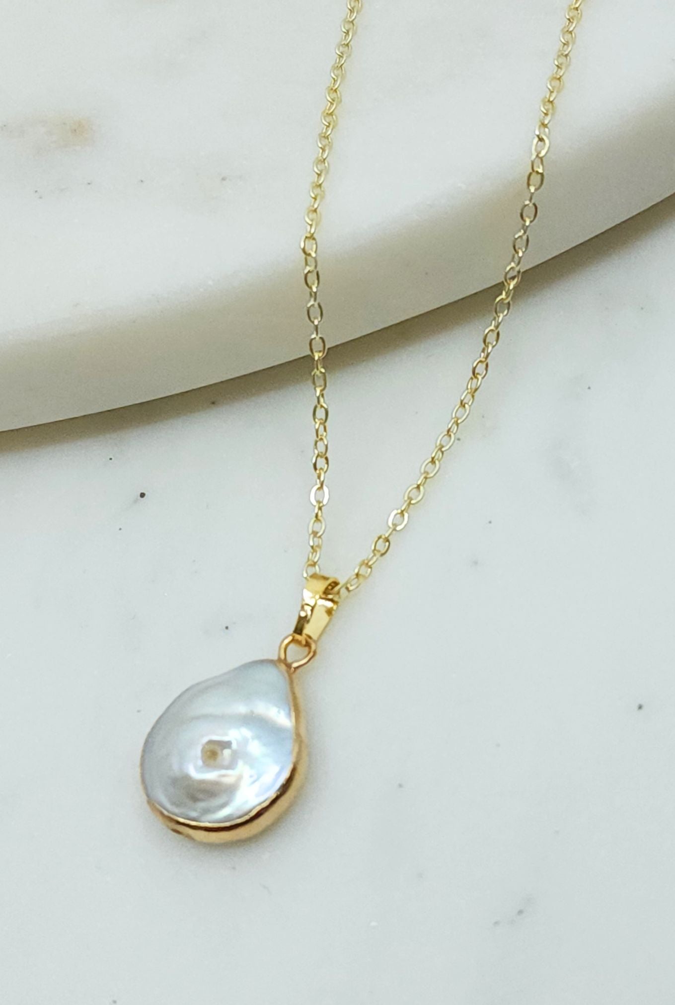 Teardrop Pearl Pendant Necklace in Gold