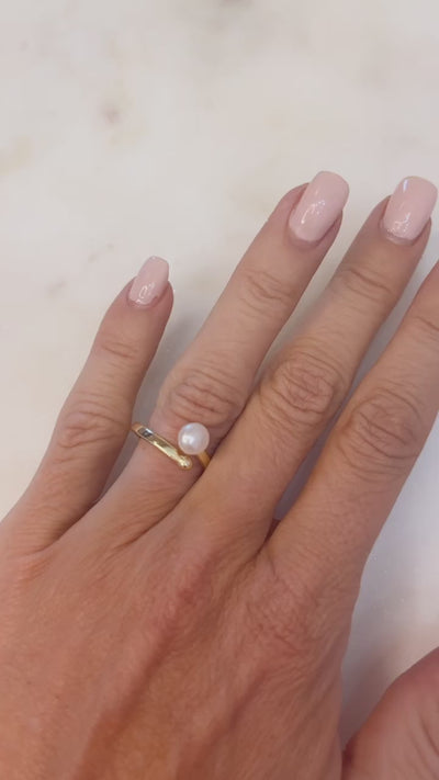 Simple Pearl Adjustable Ring