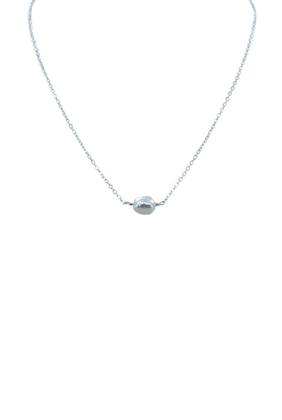 A Simple Pearl Necklace in Silver
