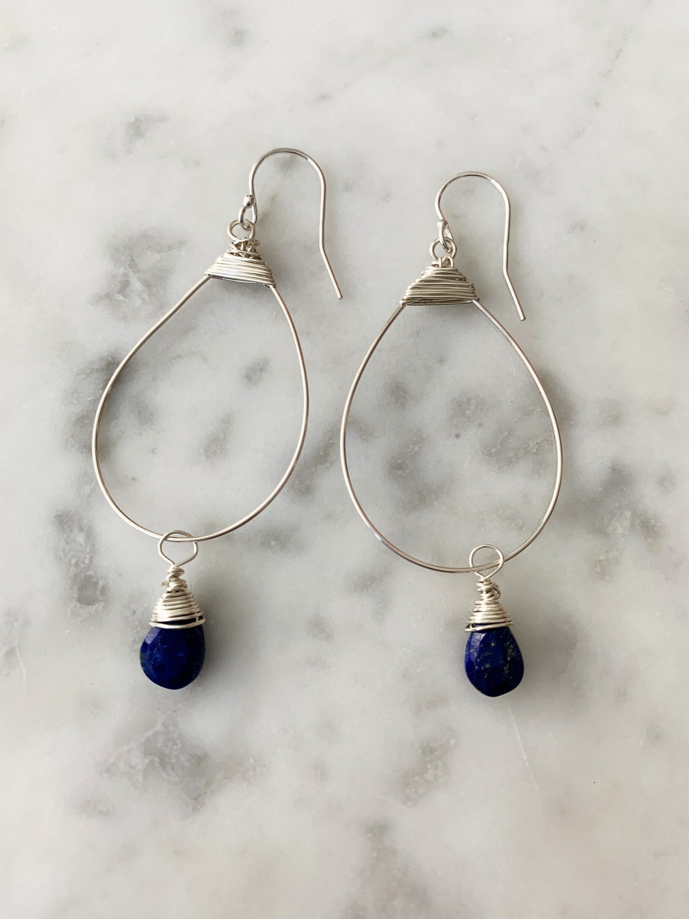 Small Featherweight Earrings with Sapphire Drop in Silver