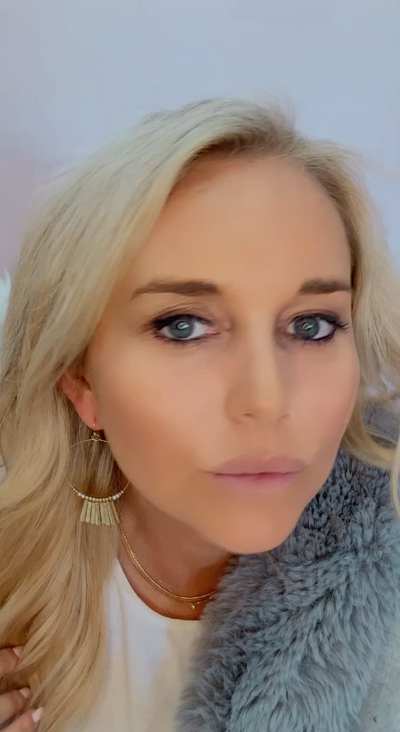 Gold Hoop Earring with Metal Bar Accent